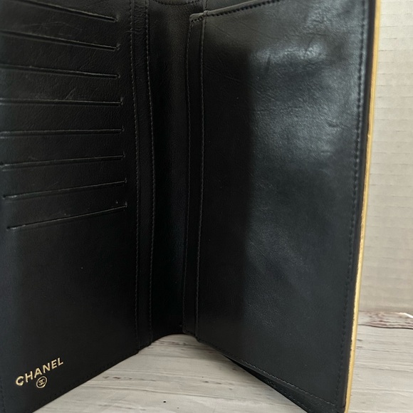 Chanel Black Leather Gold Trim Wallet with Chanel Box Can carry as clutch or WOC - Picture 3 of 14